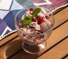 Chocolate protein ice cream with cherries and currants - #varimefit