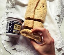 Pear strudel with vanilla protein pudding
