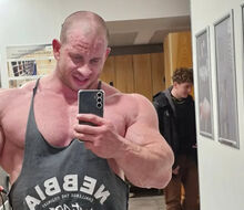 Michal "Križo" Križánek is 4 months after the surgery in the process again - he weighs 138 kg!