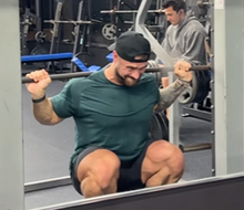 Chris Bumstead tries Tom Platz-style squats