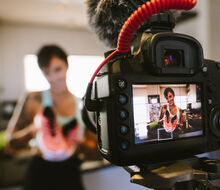 How to recognize what is just a marketing ploy of an influencer? Nicola Vachová can help you with that