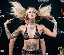 Boxer Taylor Starling changes the rules of dropping