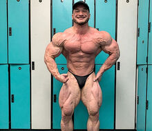 Fantastic Hunter Labrada shows his form 14 weeks before his pro debut!