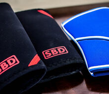 Weightlifter Jiří Orság compares Rehband Power Max VS. SBD knee sleeves