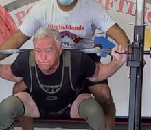 John LaFlamme dřepnul 193,5 kg ve věku 71 let!