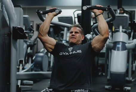 Jay Cutler v 53 letech mění trénink paží! Méně objemu, vyšší váhy a důraz na regeneraci
