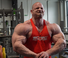 Michal Križánek na objemovém tréninku ramen a tricepsů