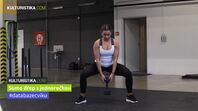 Sumo dřep s jednoručkou - technika provedení