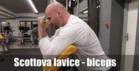 Bicepsový zdvih na Scottově lavici - technika provedení