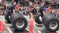Oleksii Novikov vytvořil světový rekord v Hummer Tire Deadlift výkonem 1210 lb (545kg)