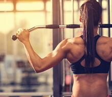 8 nejlepších cviků na záda, které ti pomohou vybudovat svaly!