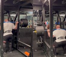 James Hollingshead trzykrotnie podniósł 350 kg!