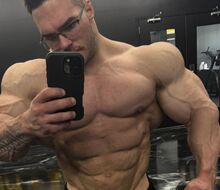 „Mutant” zmienia zasady gry... Żadnych intensywnych ćwiczeń cardio! Nick Walker jedzie do Tampy po tytuł, będąc w najlepszej formie w życiu!