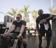 Arnold Schwarzenegger a Ronnie Coleman si spoločne zacvičili v Gold's Gym v Benátkach