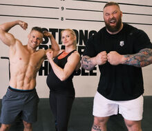 Crossfiterka Annie Thorisdottir a silák Thor Björnsson na spoločnom tréningu
