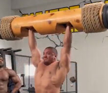 Larry Wheels plánuje ovládnuť súťaž o najsilnejšieho muža sveta!