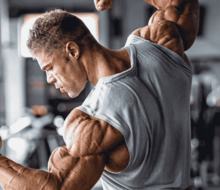 Wesley Vissers odhaľuje 2 kľúčové cviky, ktorými posilňuje bicepsy!