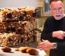 Domáce proteínové tyčinky inšpirované receptom Arnolda Schwarzeneggera