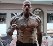 Martyn Ford váži 143 kg pred boxerským debutom proti Iráncovi Hulkovi