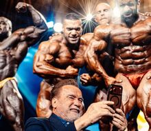 "Roztrasené pózovanie na pódiu je neospravedlniteľné!" Arnold vysvetľuje, prečo Andrew Jacked vyhral Arnold Classic 2026