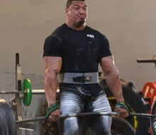 Larry Wheels utrpel zranenie chrbta a odstúpil zo súťaže Middle East's Strongest Man 2022!