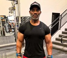 Dexter Jackson sa chce dostať do formy, inšpiroval ho Kevin Levrone