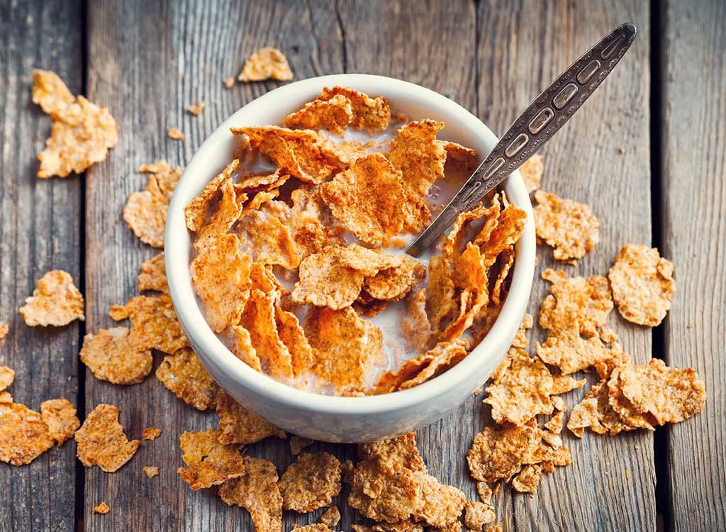 Snídaňové cereálie a kupovaná granola