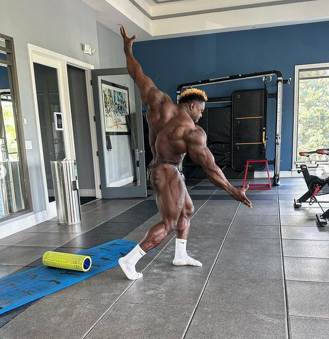 Blessing Awodibu 4 dny před Mr. Olympia 2022