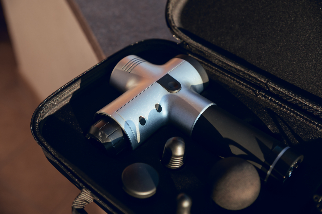 Masážní pistol