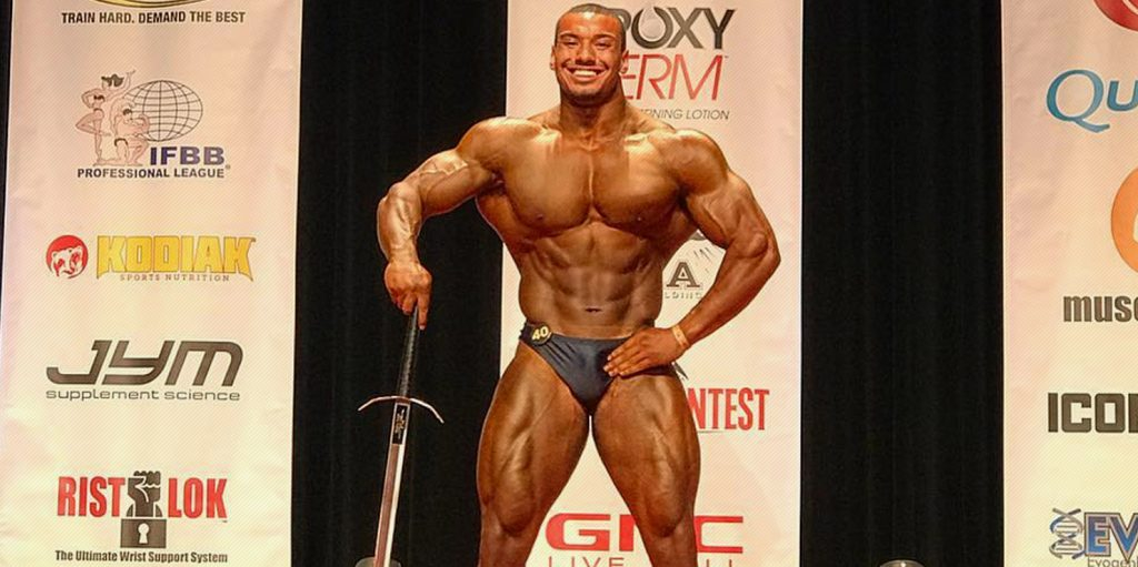 Larry Wheels na NPC Gold Coast Muscle Classic v Kalifornii