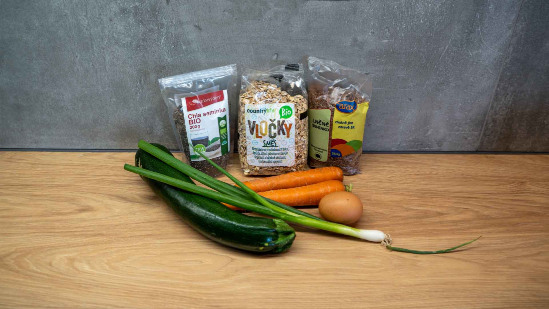 Cuketovo mrkvové palačinky bez mouky - ingredience